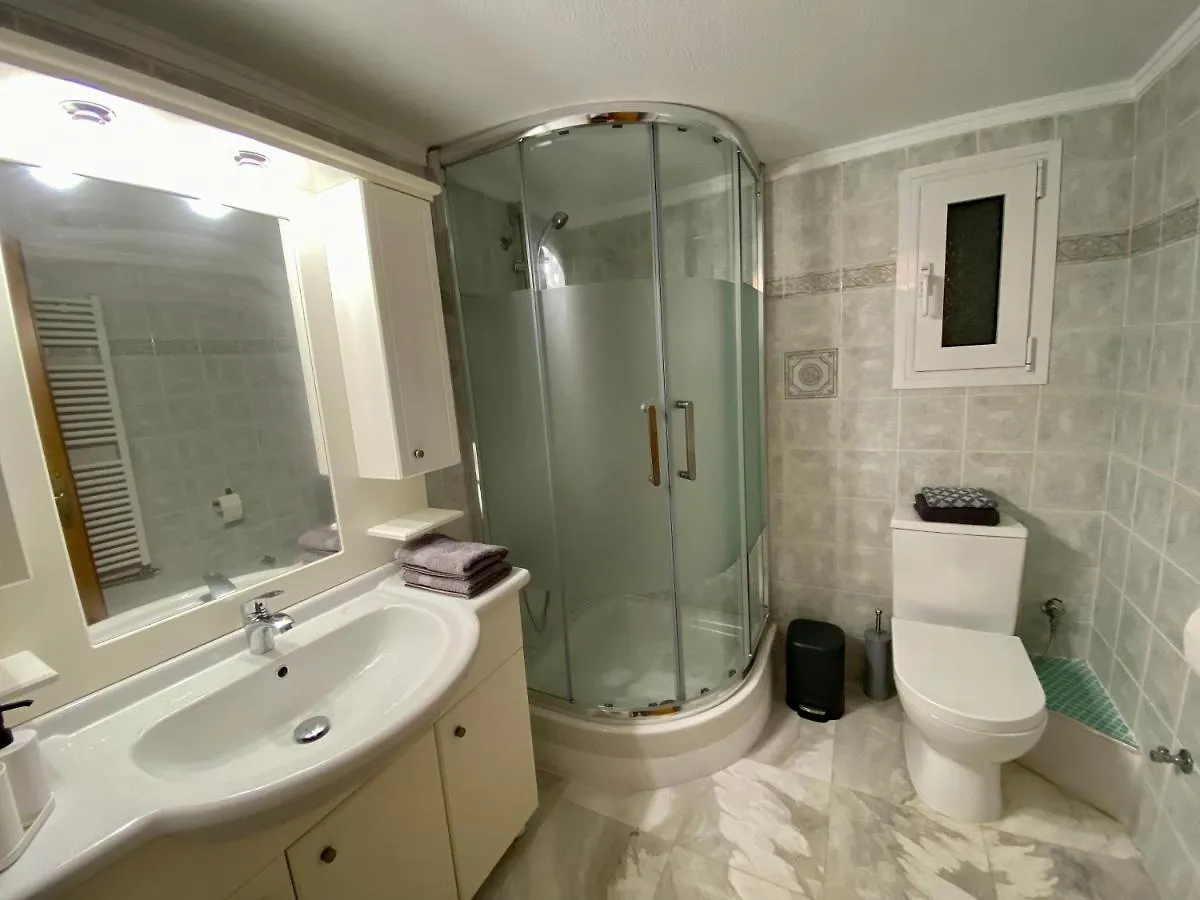 Thalassa - Modern Apartment In Villa With Garden 埃帕诺米